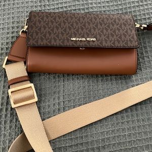 My wallet style crossbody